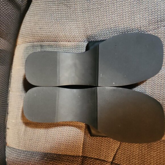 Steve Madden Black Slides Size 7.5 - Picture 2 of 3